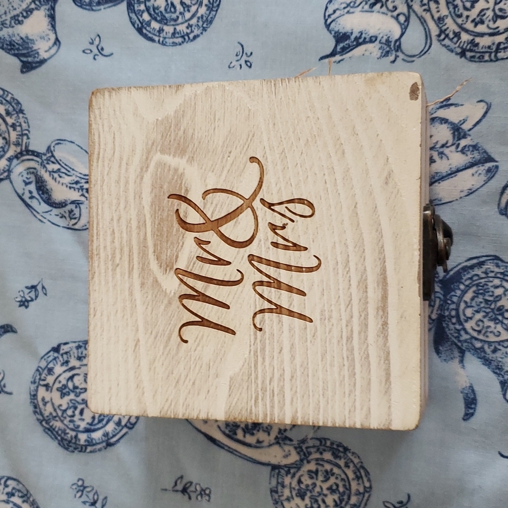 Mr. & Mrs. wooden ring box